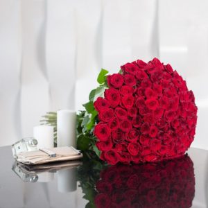Букет из 101 красной розы