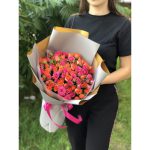 Букет из 25 кустовых роз «Викториан»