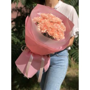 Букет из 15 гвоздик «Лантана»