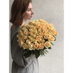 Букет из 51 розы сорта Пич Аваланш