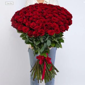 Букет из 101 метровой розы