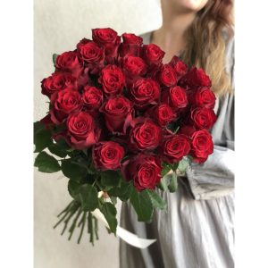 Букет из 25 роз «Родос»