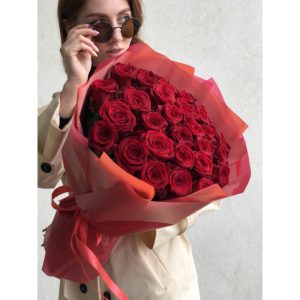 Букет из 31 розы «Романс»