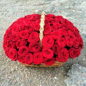 Корзина из 101 розы