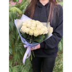 Букет из 25 белых роз «Сорбет»